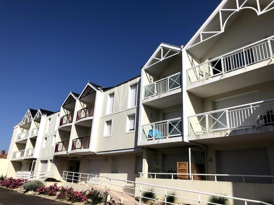 Appartement au coeur des pins, plage à 400 mètres Les Sables-dʼOlonne Esterno foto